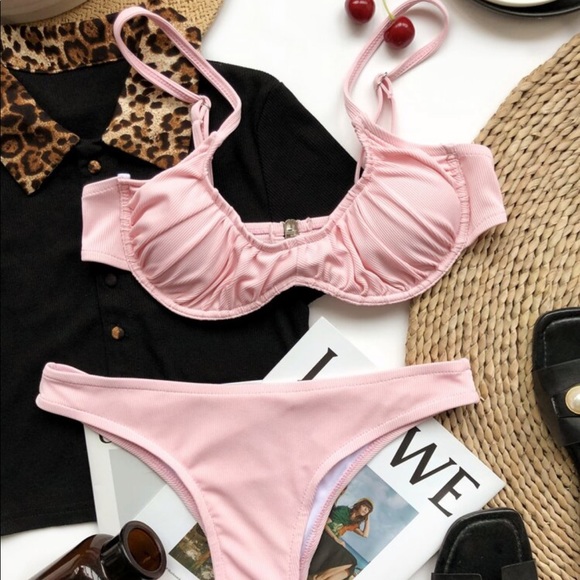 Bikini - Picture 5 of 5